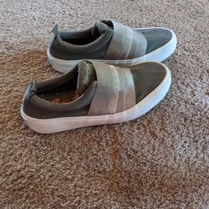 Blow fish shoes